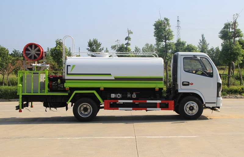 �|�LС������5����ˮ܇�����ױP���ã�  ���Ö|�LD6ϵ���¿��{��ң�3308mm�S�������d����ȫ��115�R�����Ͱl�әC�򳯲�130�R�����Ͱl�әC���f��P5�n׃������3.5T�����7.00R16䓽z̥��ABS������늄Ӵ����п��i���b��耳ס����g��܇�����Ԅ����i������x��˲�r�ͺ����Ƽ���ʮ�����{�˸����m��GB7258��Ҏ��  �|�LС������������ˮ܇��  ����4mm���|̼䓰����ރ������p���˸��������Þ�ˮ܇����ˮ�ã��܌��F���M�ó����ܣ������bǰ�_���󞢡��ȇ�����ˮ܇ƽ�_����ˮ���ڣ����{��ֱ����������С����ëë�ꡢ�F��Ч���������ɸ���ˮ��������������ȼ������ӿ�����ˮ܇��ֱ����7������ˮ���ȴ���20������̴���28������ˮ܇�ɼ��bǰ�_�󞢚���y�{��ҿ������ɼ��b�F�ڙC�M�l늙C�M���F���m�b����